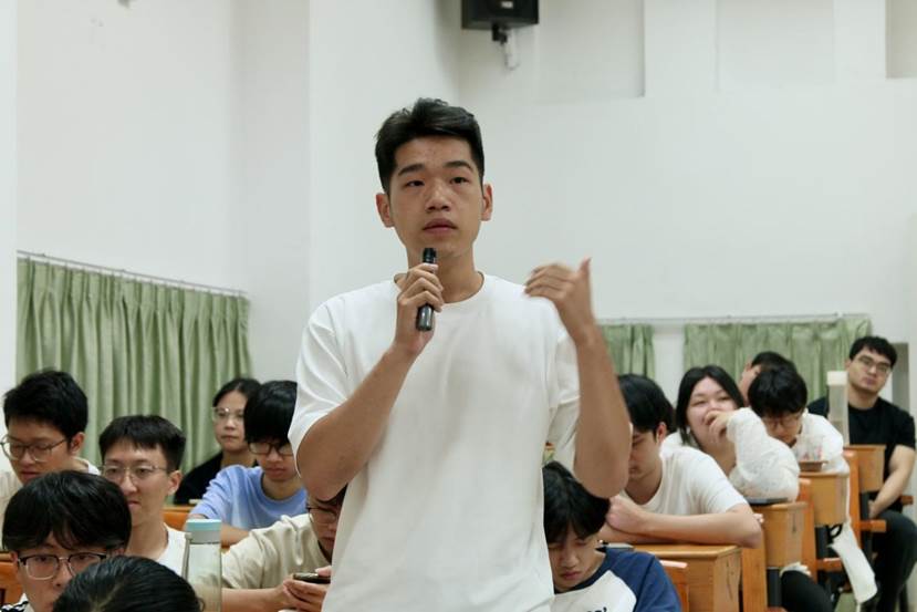 23级D班魏镇浩同学提问